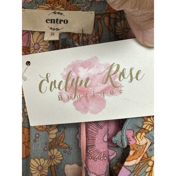 NWT Entro Women's Sz S Runs Big V-neck ruffled Collar floral 3/4 sleeves Boho - Picture 11 of 16